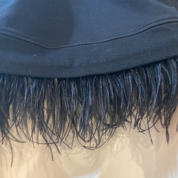 DEREK LAM BLACK SHORT SWEATSHIRT WITH FEATHERS NWOT - Picture 11 of 15